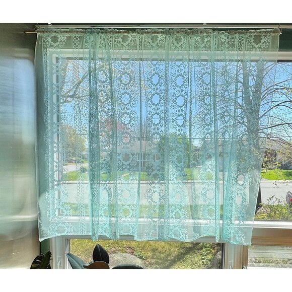 Vintage 70s curtain, light blue floral mesh, sheer, rod heading - Picture 1 of 9